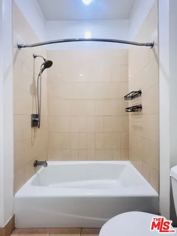 $2,700 | 3810 Wilshire Boulevard, Unit 303, Los Angeles, CA 90010