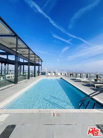 $2,700 | 3810 Wilshire Boulevard, Unit 303, Los Angeles, CA 90010