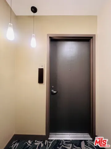 $2,700 | 3810 Wilshire Boulevard, Unit 303, Los Angeles, CA 90010