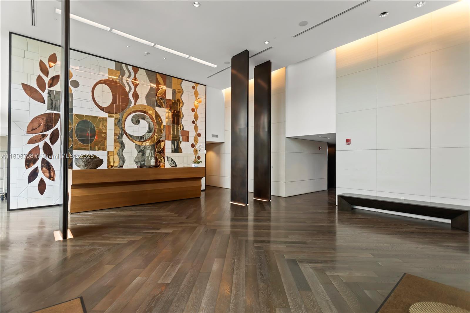 350 Ocean Drive, Unit 904N Key Biscayne, FL 33149 - Photo 40 of 41 a view of entryway