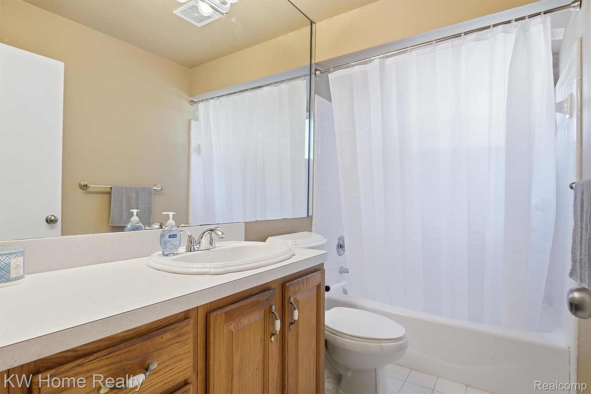 23664 Power Road Farmington, MI 48336 - Photo 23 of 61 25-DSC06629.jpg