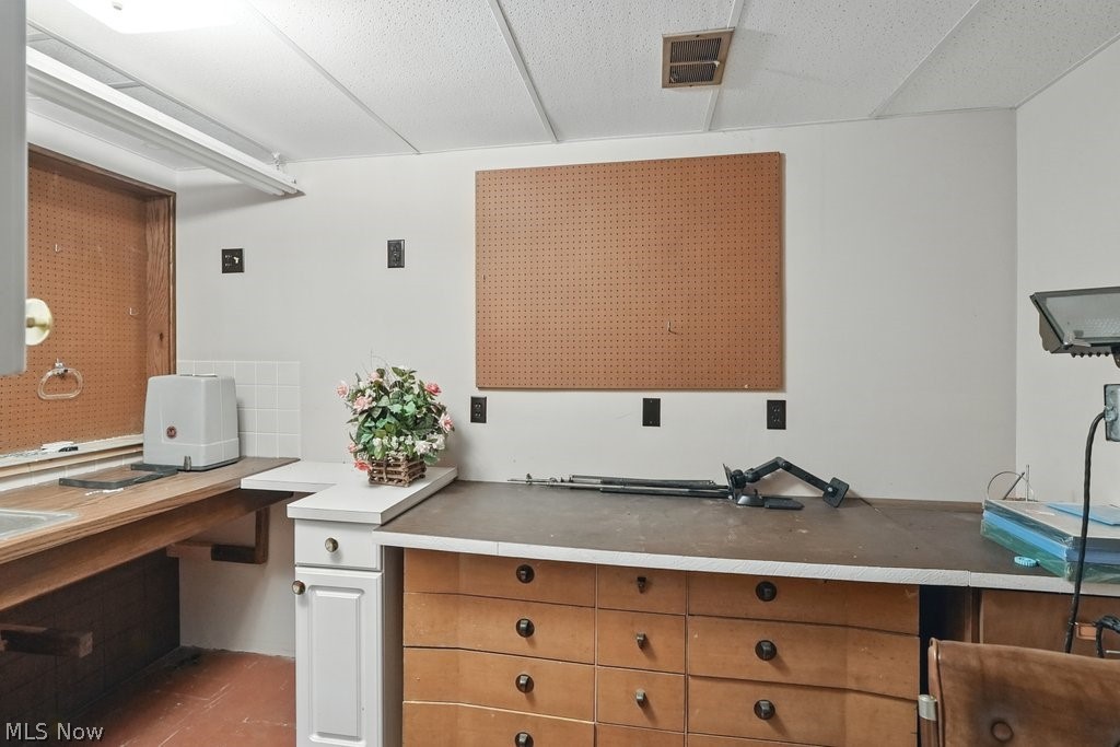 2800 Worrell Road Willoughby Hills, OH 44094 - Photo 33 of 40 Downstairs work room area