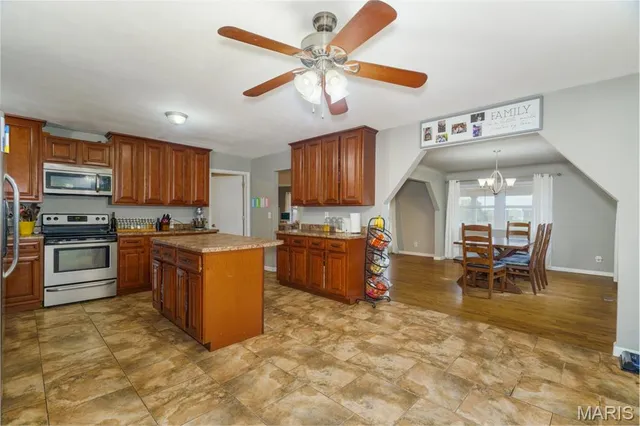 $275,000 | 695 Sidney Street, St. James, MO 65559