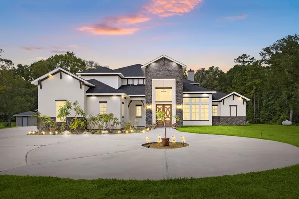 front view of house with a yard