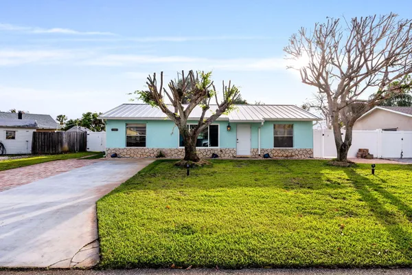 $3,500 | 8675 Southwest Keathley Court, Hobe Sound, FL 33455