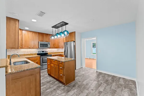 $3,500 | 8675 Southwest Keathley Court, Hobe Sound, FL 33455