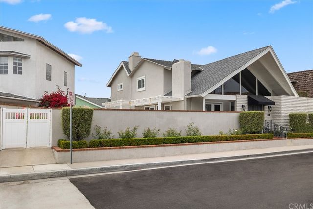 $7,995 | 305 62nd Street, Newport Beach, CA 92663
