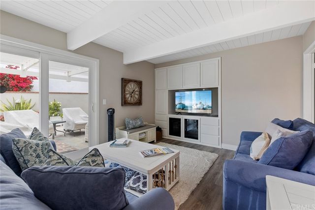 $7,995 | 305 62nd Street, Newport Beach, CA 92663