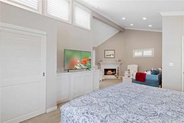 $7,995 | 305 62nd Street, Newport Beach, CA 92663