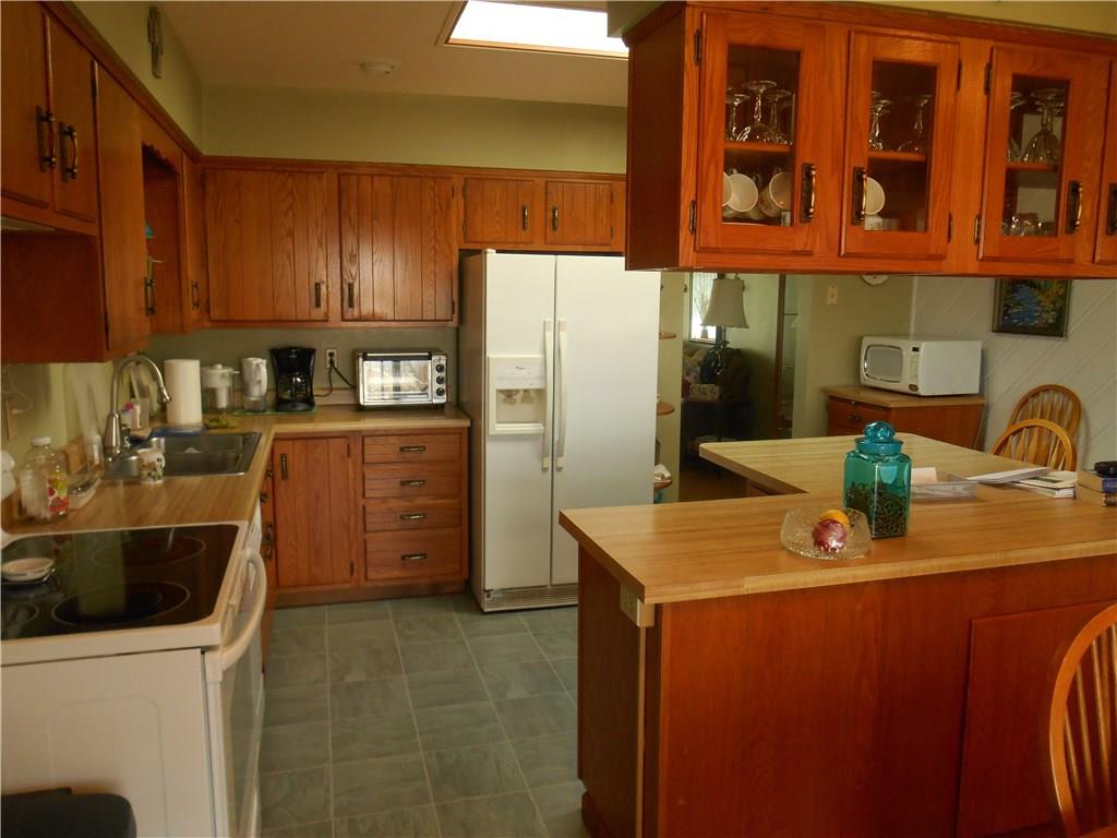 367 Locust Hill Road Cheswick, PA 15024 - Photo 3 of 12 Kitchen