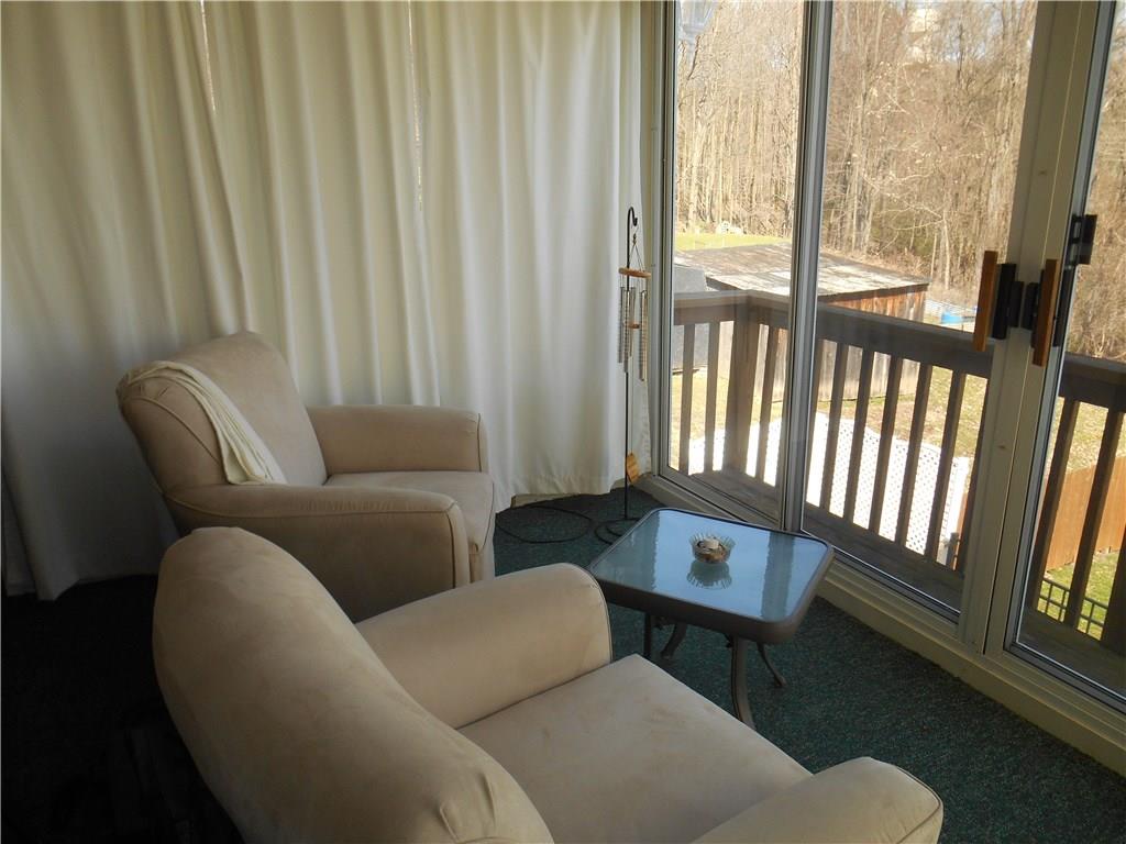 367 Locust Hill Road Cheswick, PA 15024 - Photo 9 of 12 Sunporch