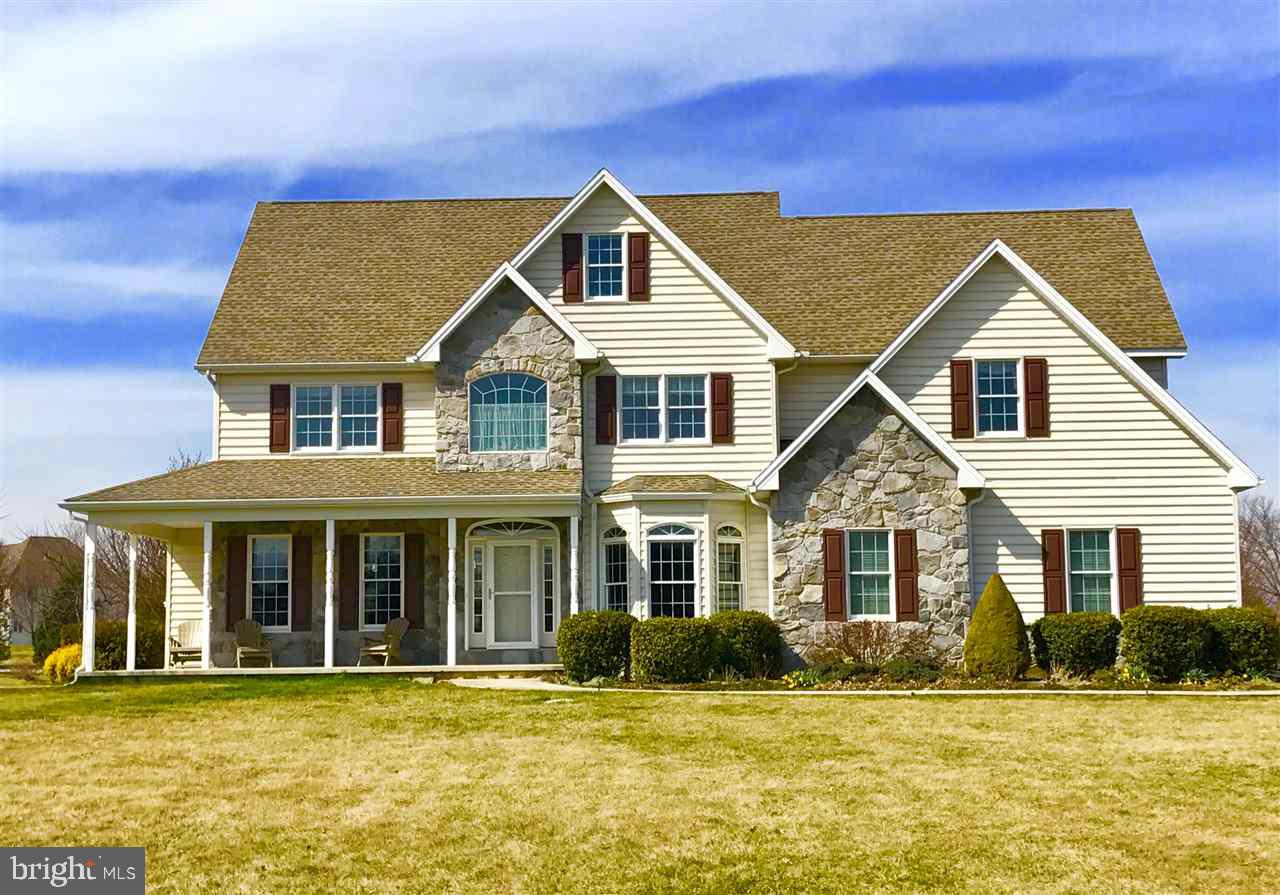 176 North Loop Road Mechanicsburg, PA 17055 - Photo 1 of 25 Gallery Image 1
