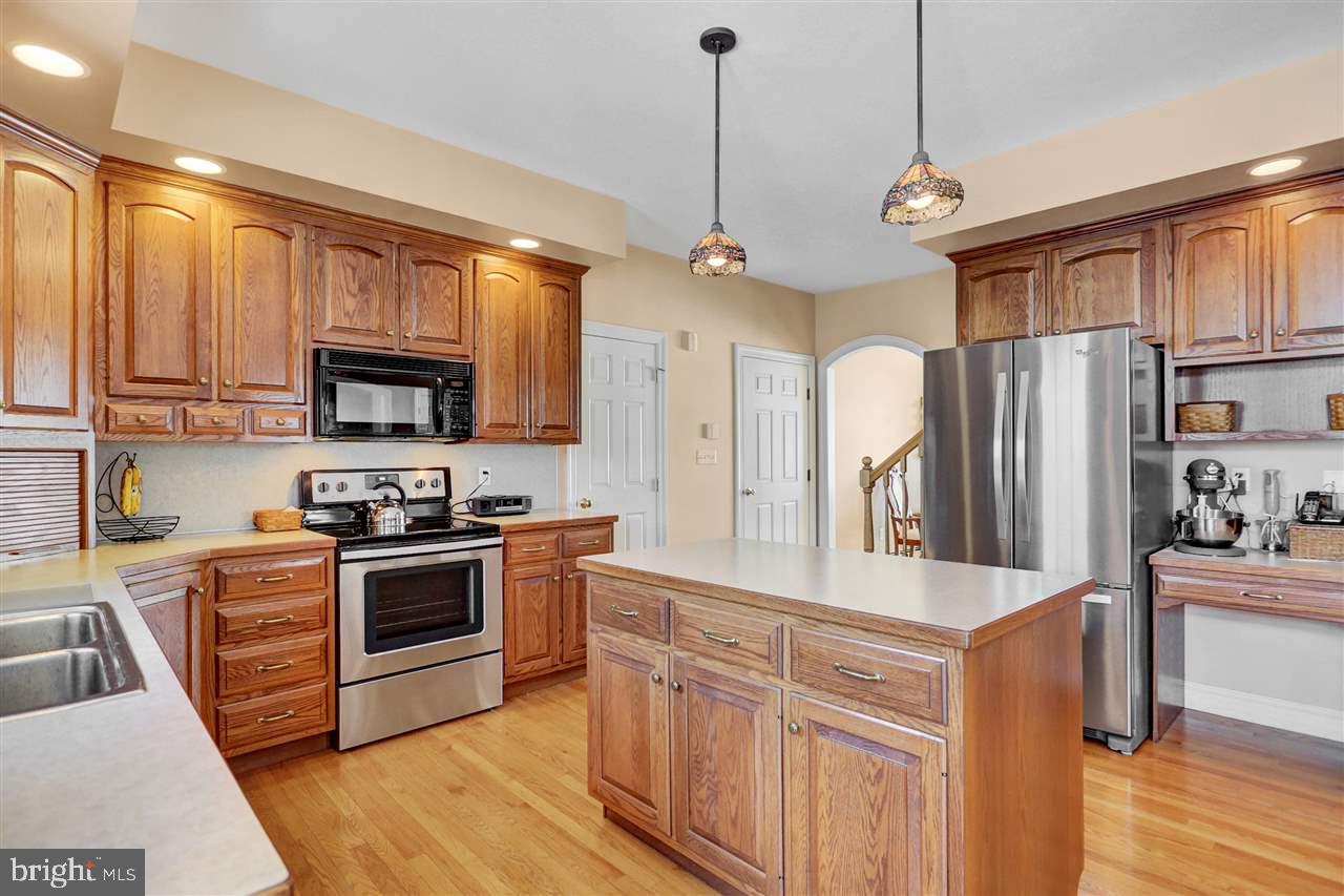176 North Loop Road Mechanicsburg, PA 17055 - Photo 12 of 25 Gallery Image 12