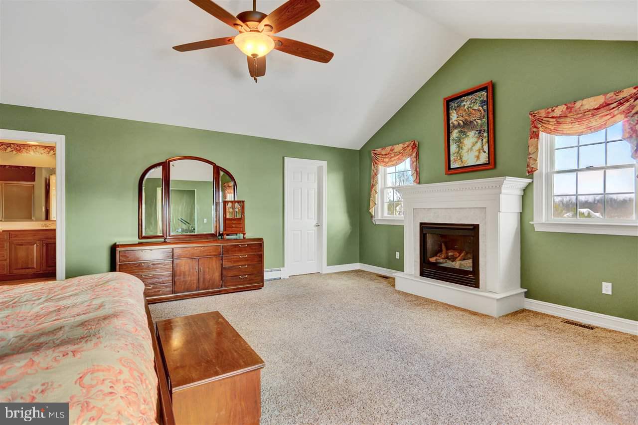 176 North Loop Road Mechanicsburg, PA 17055 - Photo 14 of 25 Gallery Image 14