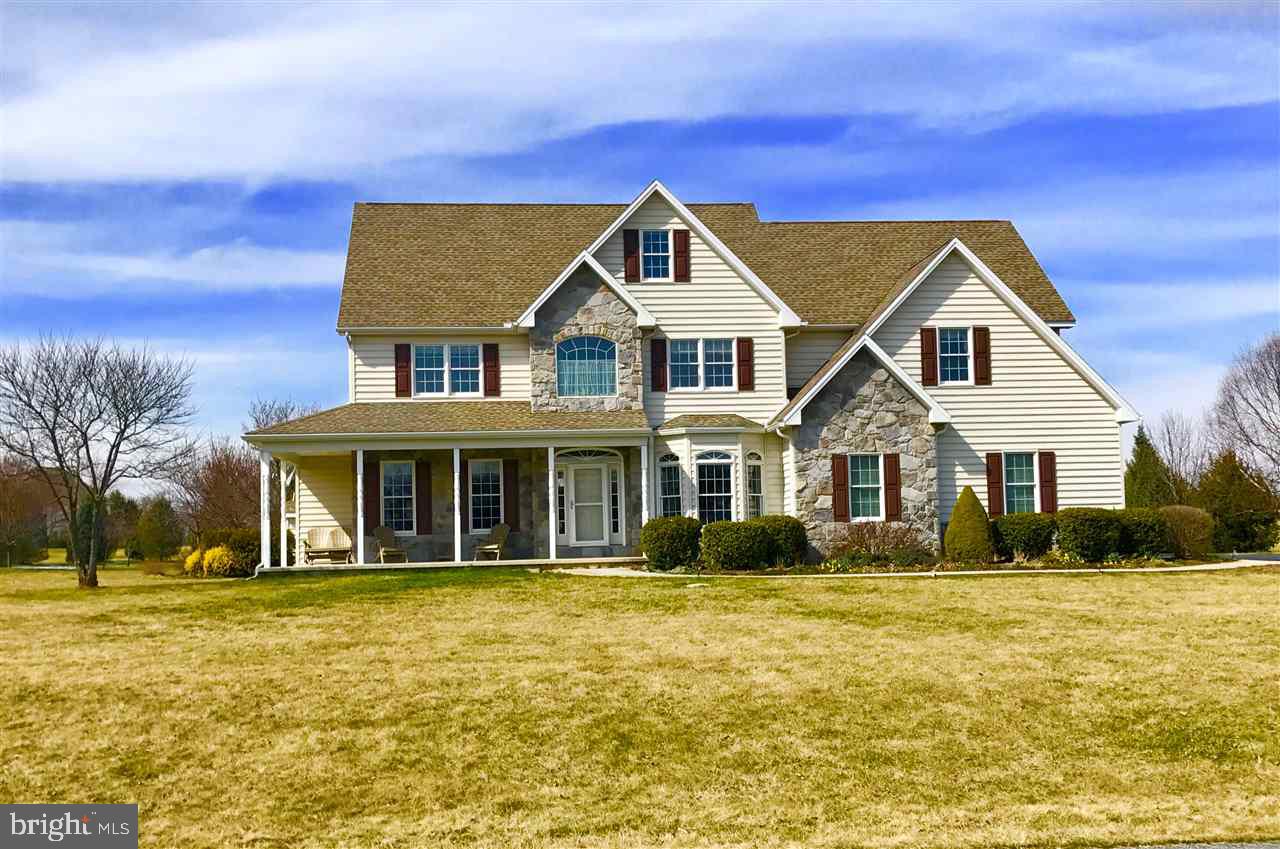 176 North Loop Road Mechanicsburg, PA 17055 - Photo 2 of 25 Gallery Image 2