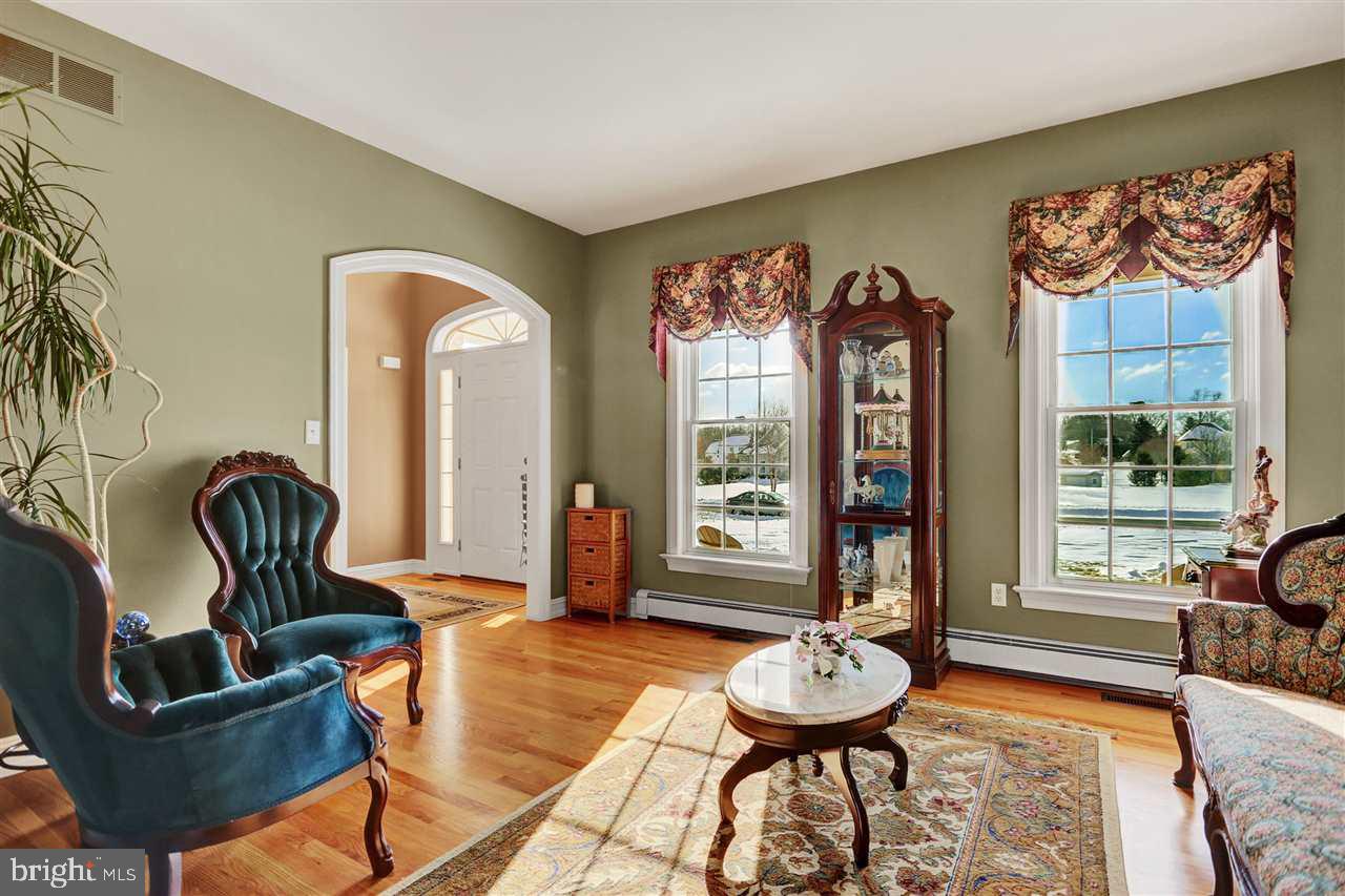 176 North Loop Road Mechanicsburg, PA 17055 - Photo 6 of 25 Gallery Image 6