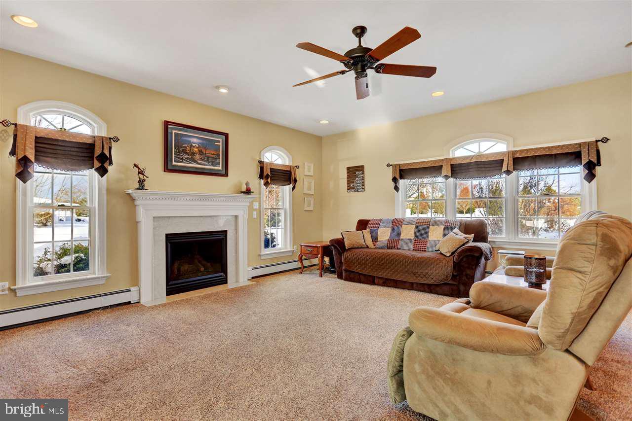 176 North Loop Road Mechanicsburg, PA 17055 - Photo 8 of 25 Gallery Image 8