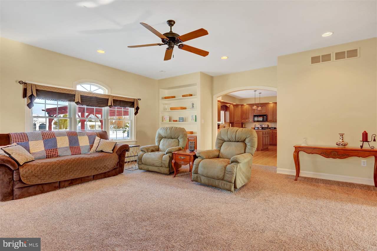 176 North Loop Road Mechanicsburg, PA 17055 - Photo 9 of 25 Gallery Image 9