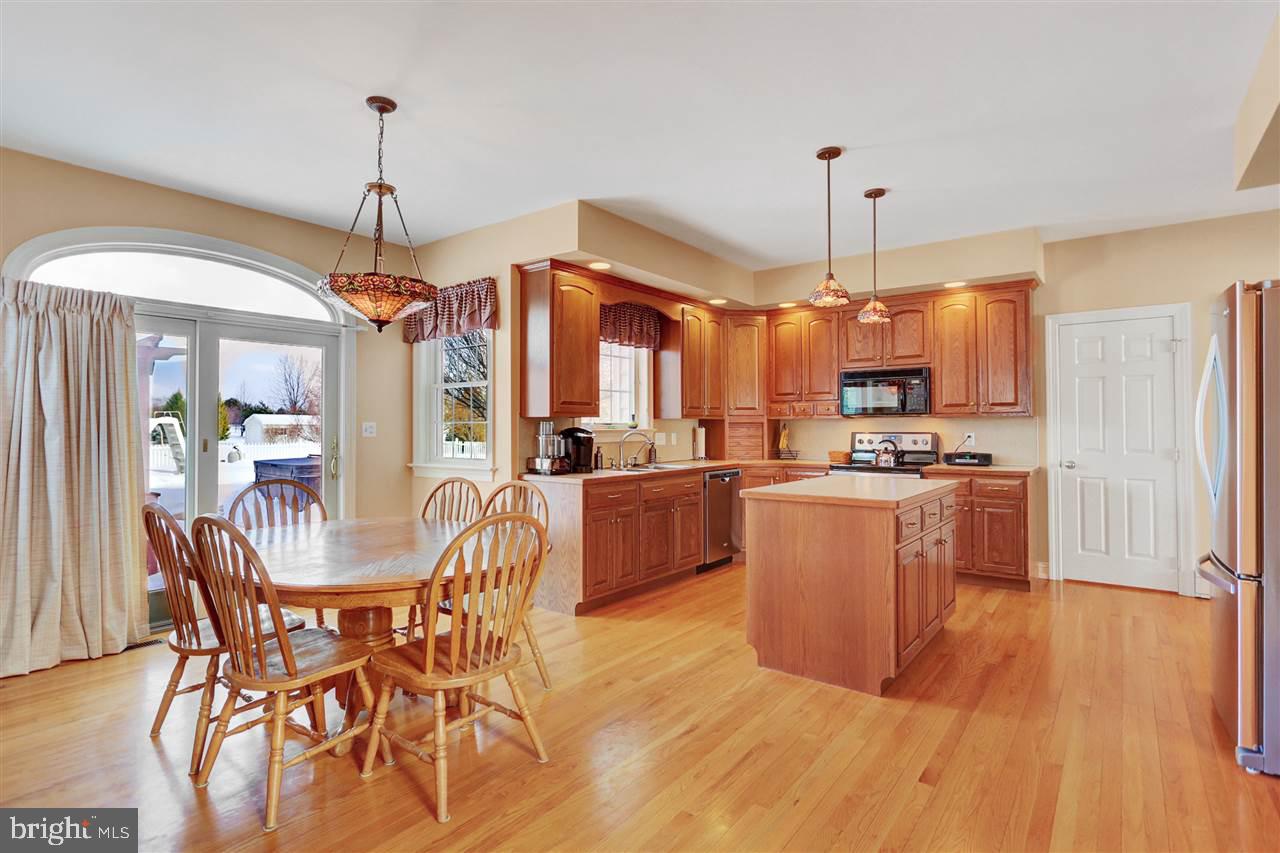 176 North Loop Road Mechanicsburg, PA 17055 - Photo 10 of 25 Gallery Image 10