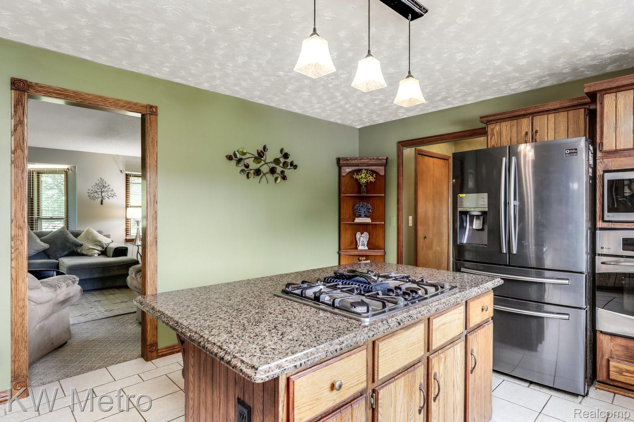 53700 North Foster Road New Baltimore, MI 48051 - Photo 8 of 43 15-web-or-mls-53700 North Foster Road Chesterfield0012.jpg