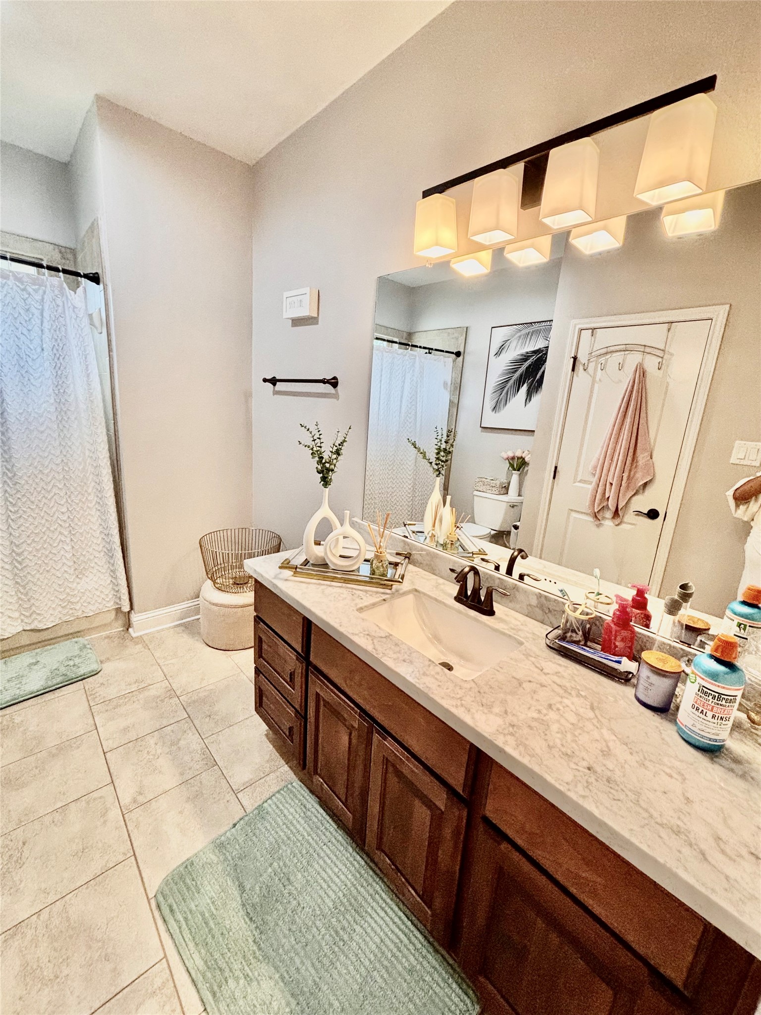 13510 Cascade Caverns Court Houston, TX 77044 - Photo 35 of 37 A 3rd spacious bathroom featuring a combination tub and shower