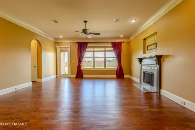 $410,000 | 11417 Twin Oaks Circle, Maurice, LA 70555