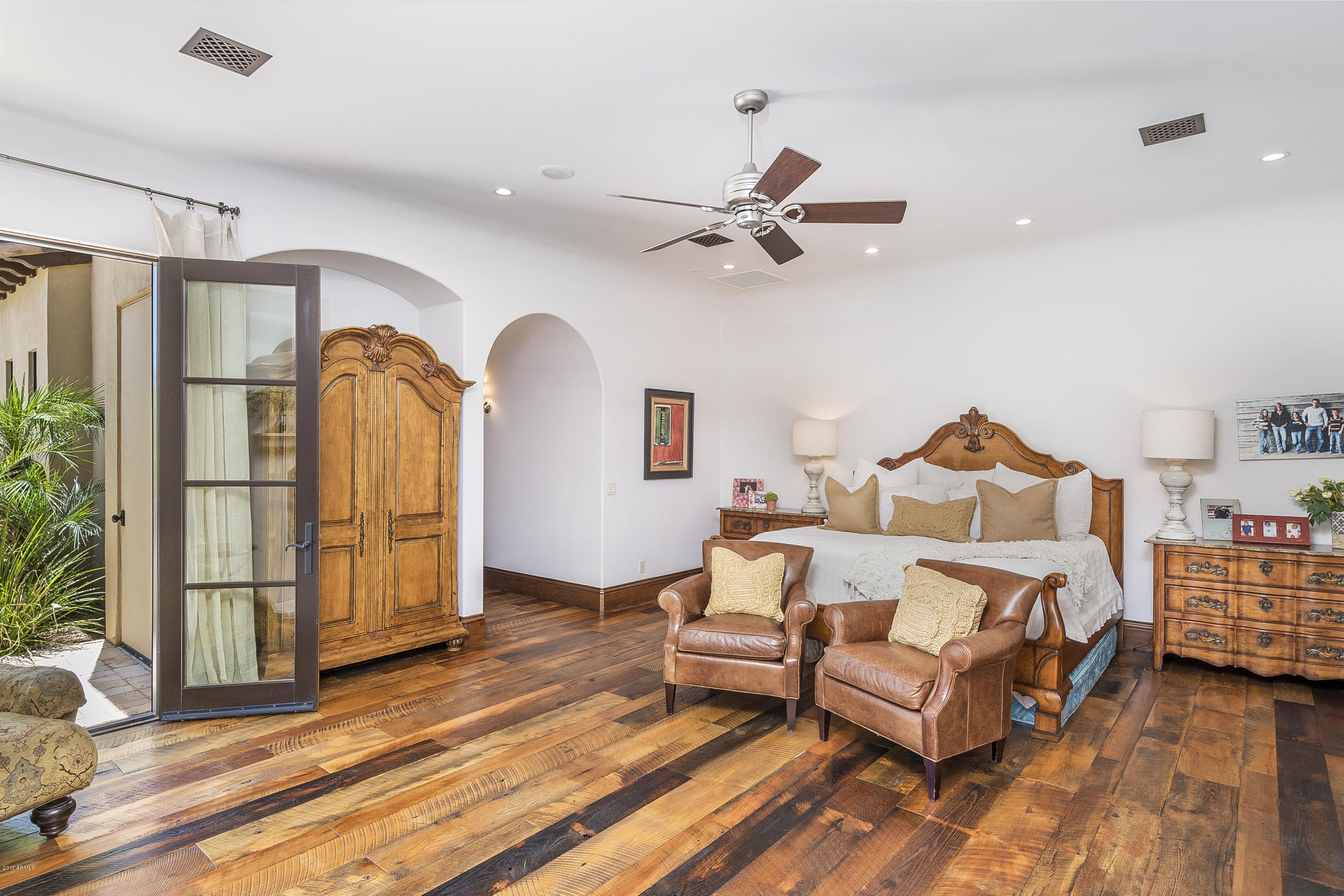 6915 East Sunnyvale Road Paradise Valley, AZ 85253 - Photo 6 of 27 Master Retreat