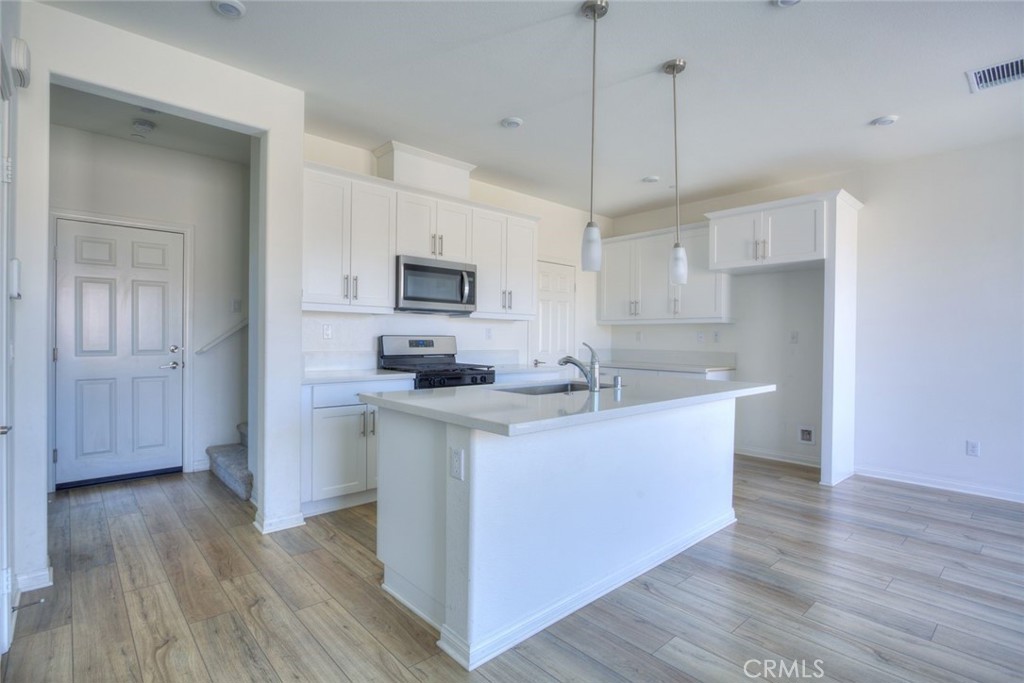 202 Bonita Lane Rialto, CA 92376 - Photo 12 of 43