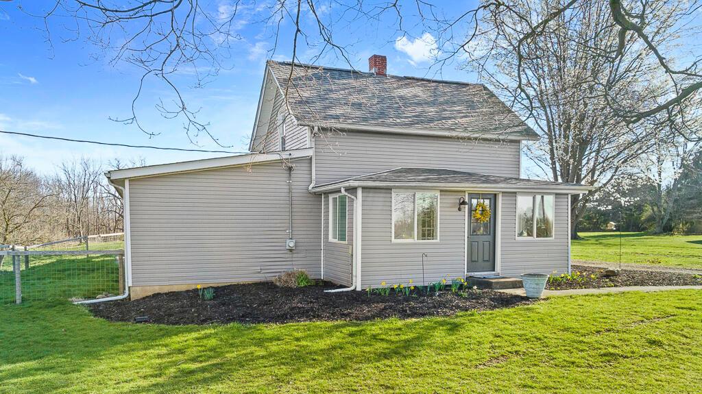 18217 Hopewell Road Mount Vernon, OH 43050 - Photo 4 of 41 18217 Hopewell Rd, Mt Vernon-42 (1)