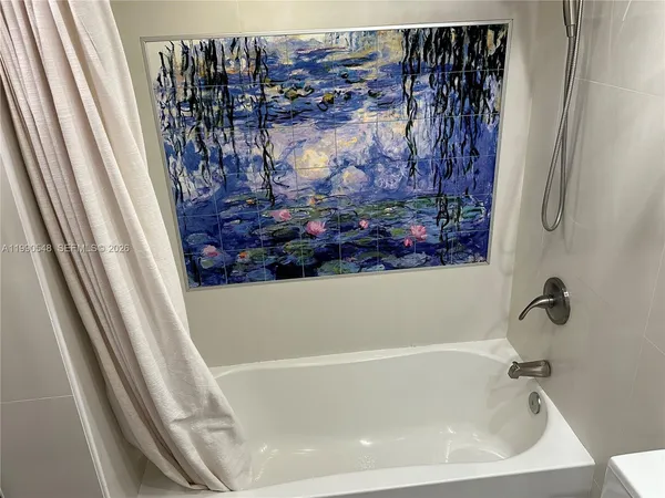 $5,200 | 6039 Collins Avenue, Unit 1431, Miami Beach, FL 33140