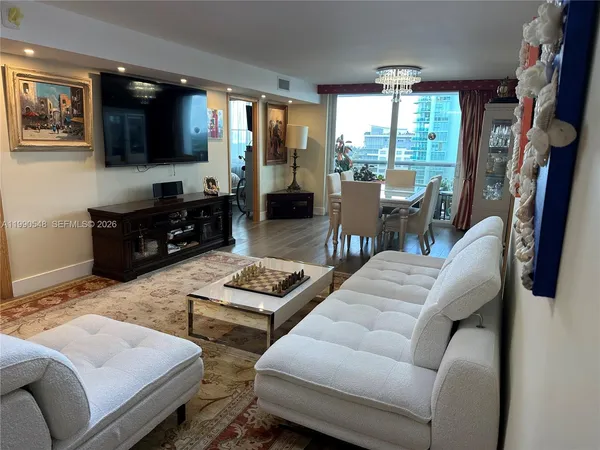 $5,200 | 6039 Collins Avenue, Unit 1431, Miami Beach, FL 33140