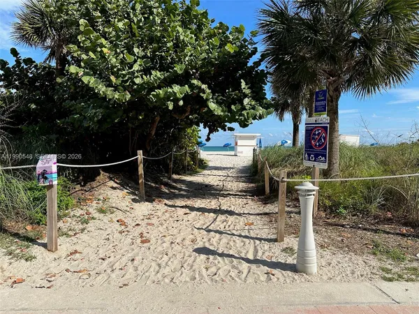 $5,200 | 6039 Collins Avenue, Unit 1431, Miami Beach, FL 33140