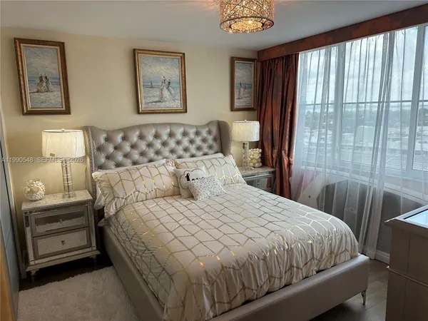 $5,200 | 6039 Collins Avenue, Unit 1431, Miami Beach, FL 33140