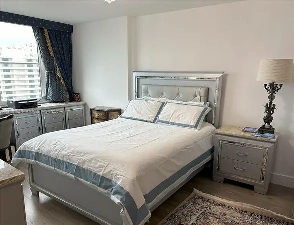 $5,200 | 6039 Collins Avenue, Unit 1431, Miami Beach, FL 33140