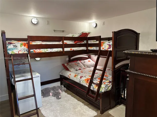 $5,200 | 6039 Collins Avenue, Unit 1431, Miami Beach, FL 33140