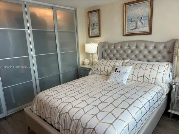 $5,200 | 6039 Collins Avenue, Unit 1431, Miami Beach, FL 33140