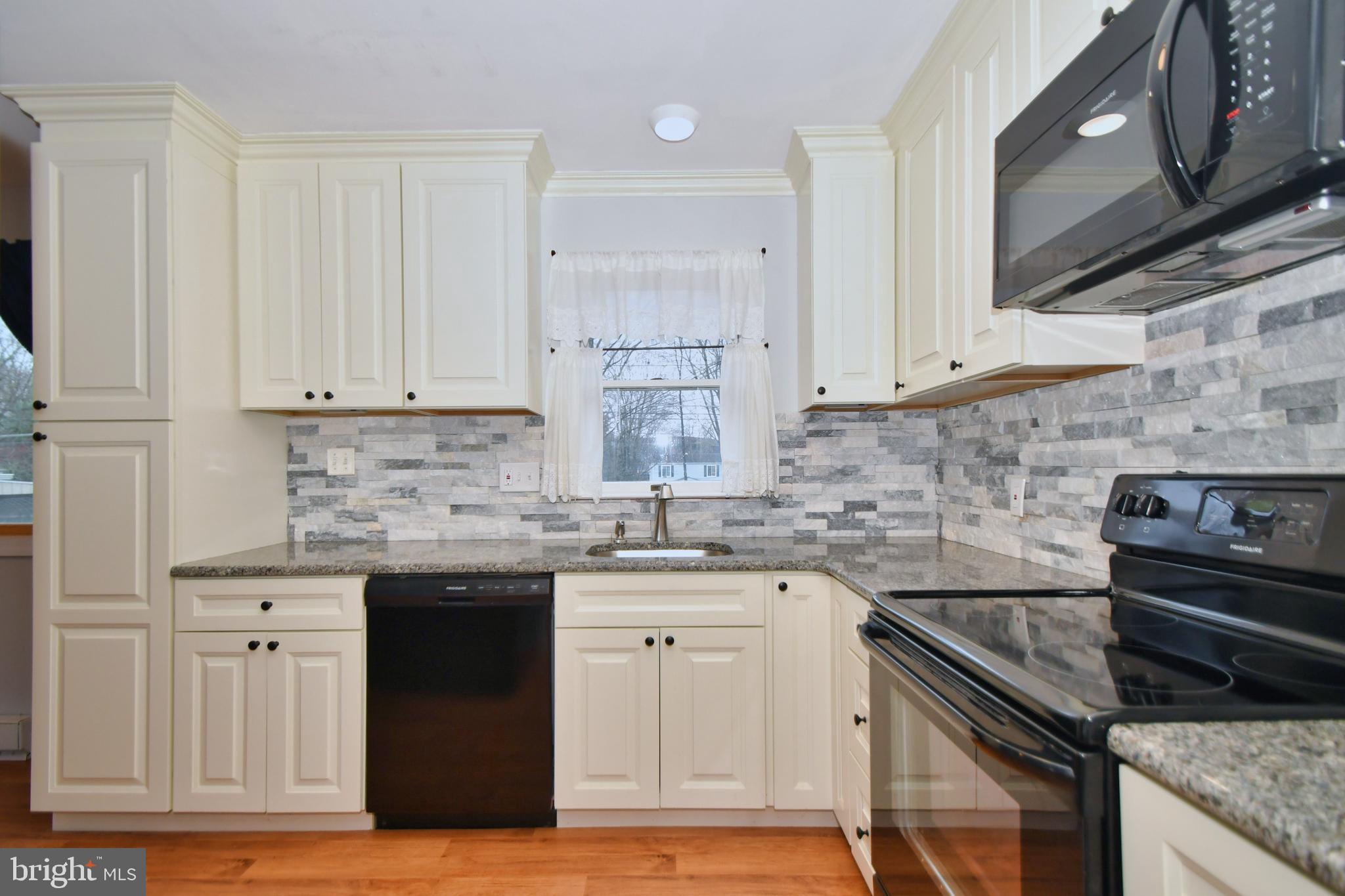 720 Falconer Road Joppa, MD 21085 - Photo 4 of 40 Beautiful updated kitchen!