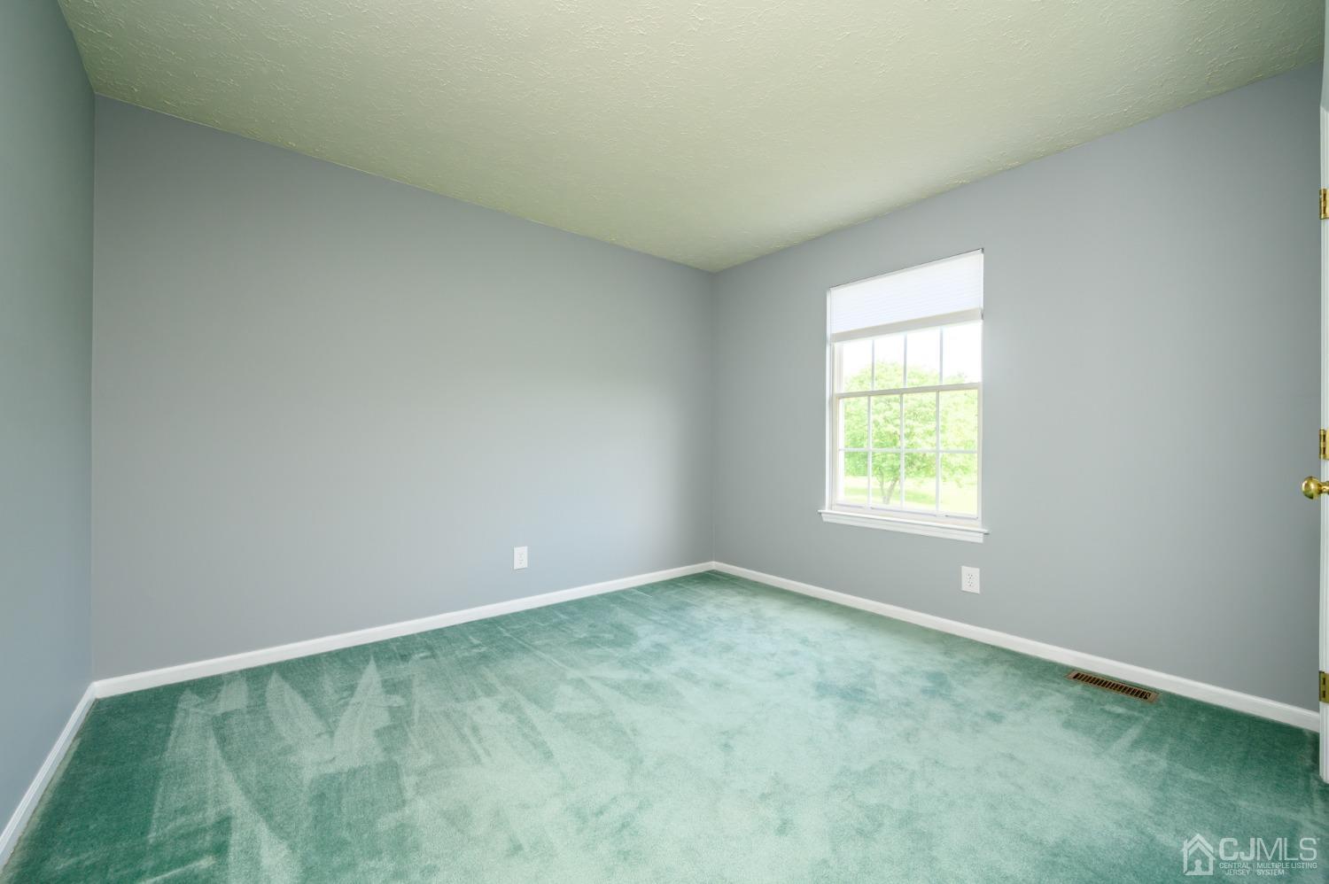 709 Henderson Road Lumberton, NJ 08048 - Photo 22 of 46 an empty room with a window