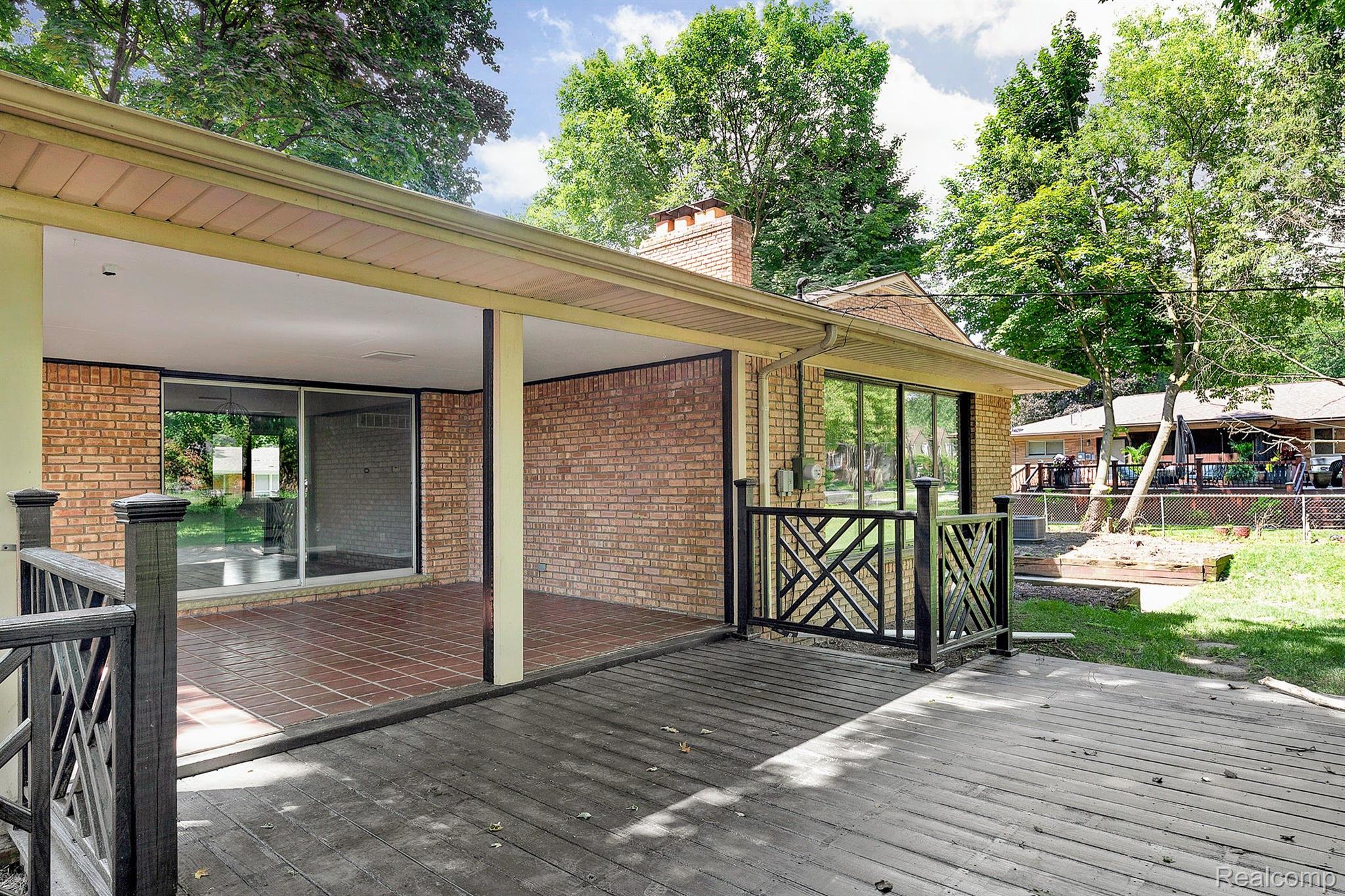 BACK YARD DECK