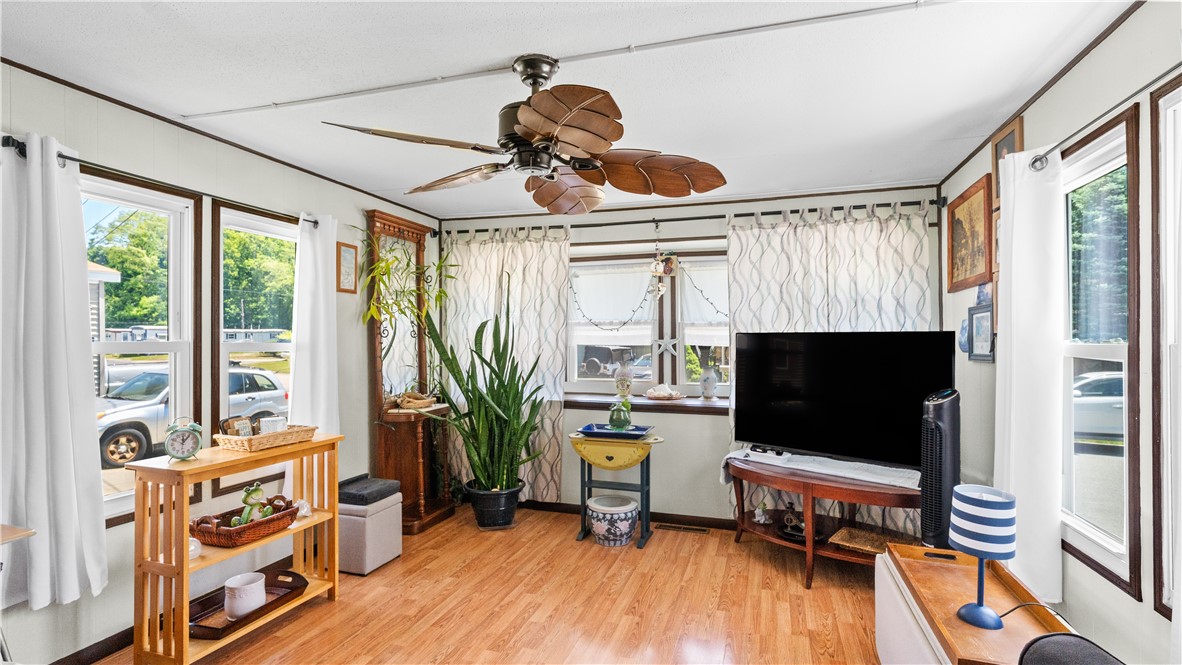 979 Toll Gate Road Warwick, RI 02886 - Photo 3 of 16