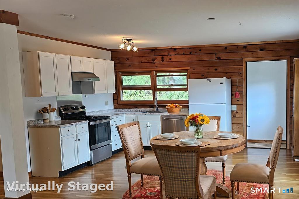 698 Leetes Island Road Branford, CT 06405 - Photo 13 of 33