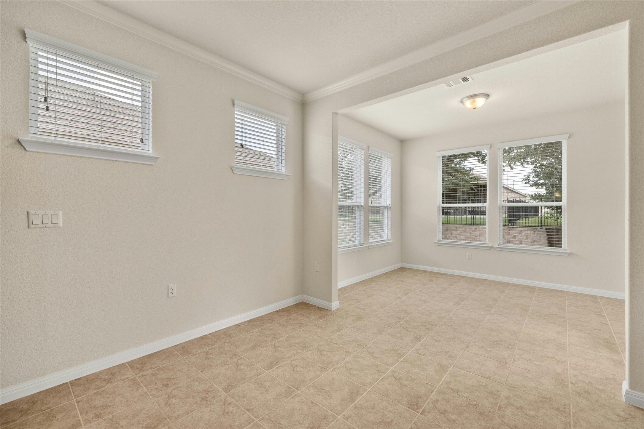 203 Longview Lane Georgetown, TX 78633 - Photo 15 of 37 an empty room with windows