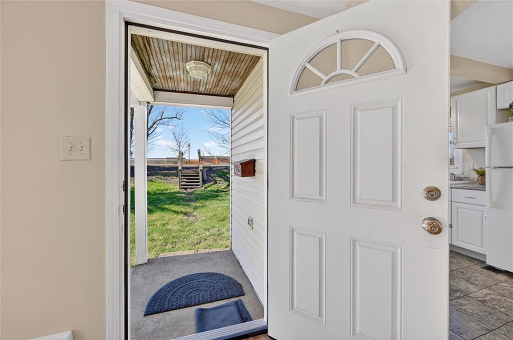 314 Fort Couch Road Pittsburgh, PA 15241 - Photo 3 of 26