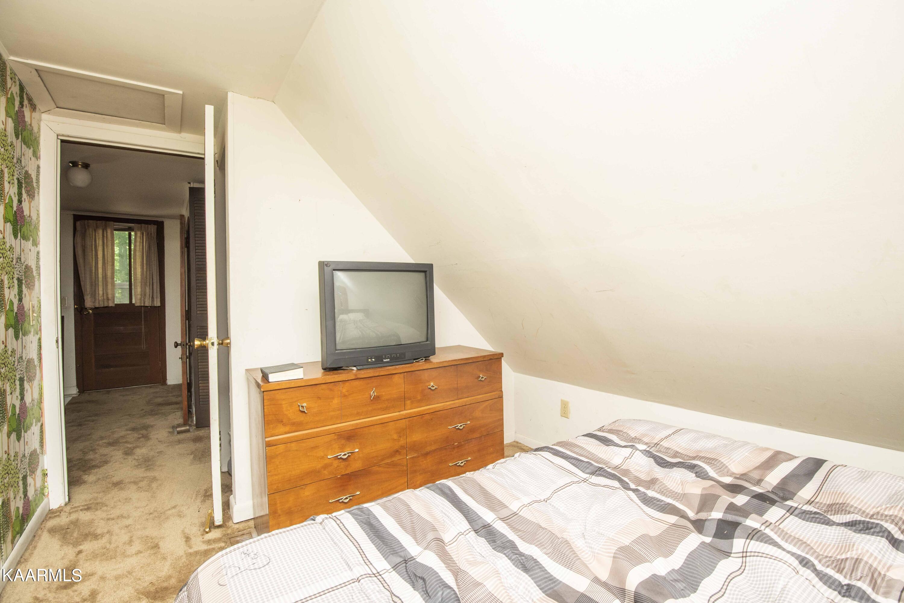 235 Carmichael Road Kodak, TN 37764 - Photo 18 of 41 bed_1