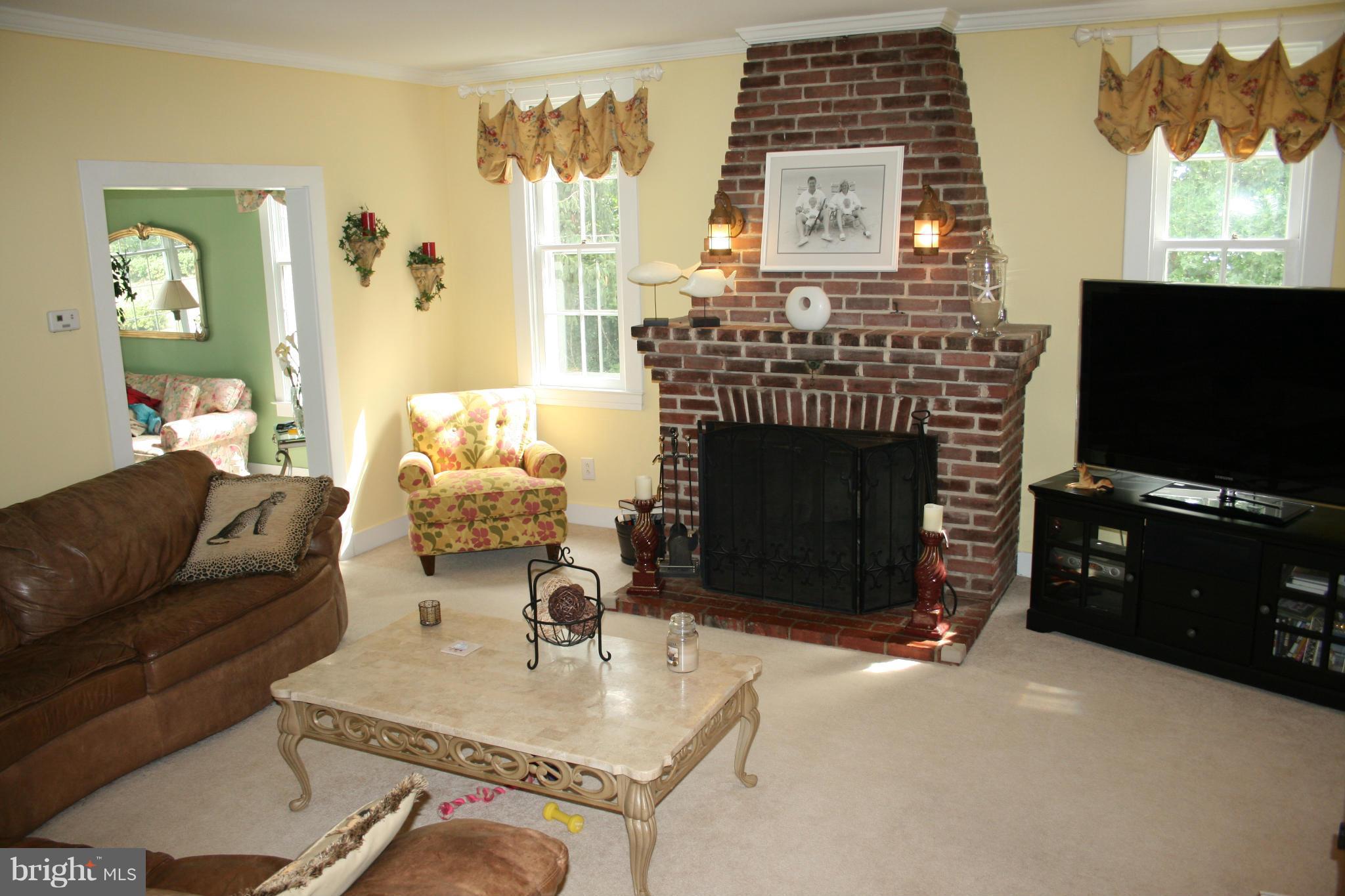141 South Winchester Road Annapolis, MD 21409 - Photo 4 of 27 Family Room