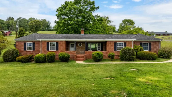 $395,000 | 11 Avalon Lane, Lexington, VA 24450