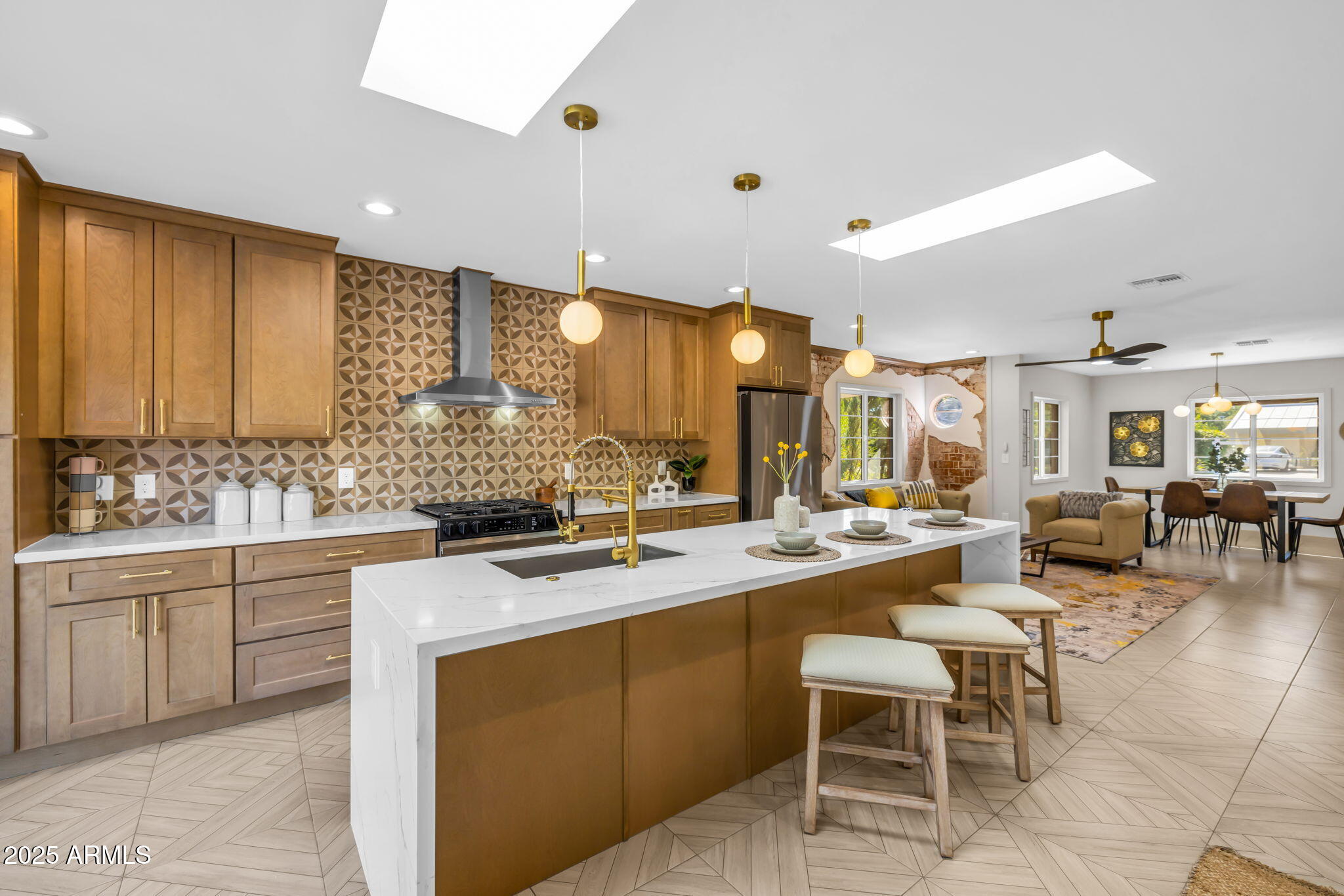 1540 East Cheery Lynn Road Phoenix, AZ 85014 - Photo 9 of 46 a large kitchen with a lot of counter space