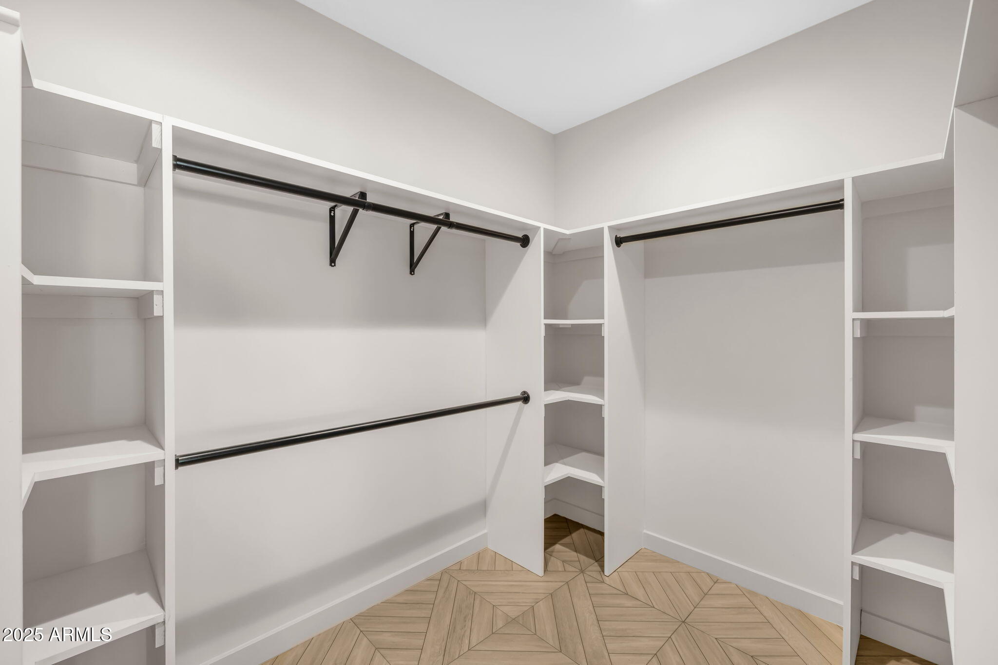 1540 East Cheery Lynn Road Phoenix, AZ 85014 - Photo 20 of 46 a bathroom with a glass shower door