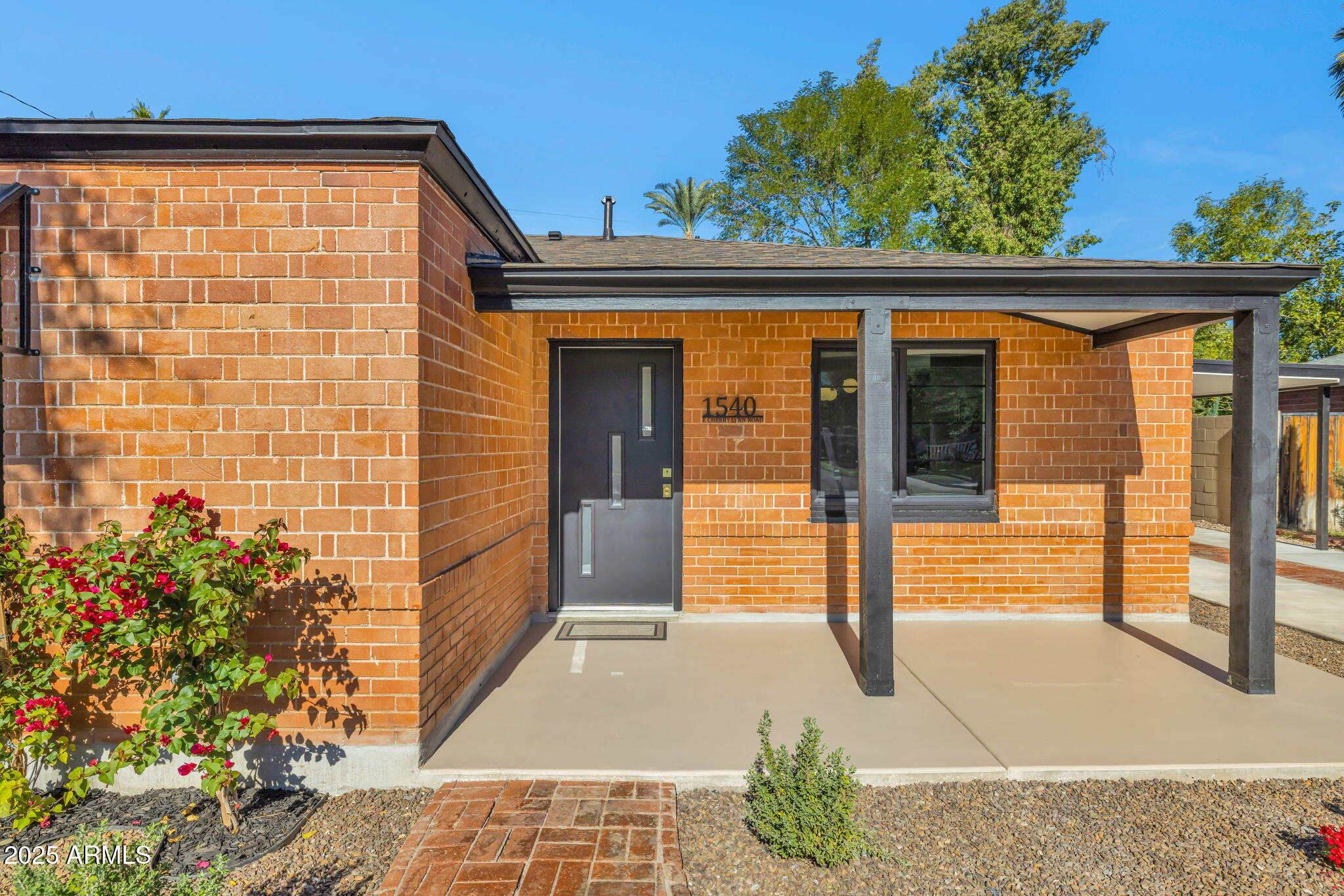 1540 East Cheery Lynn Road Phoenix, AZ 85014 - Photo 2 of 46 a view of a porch
