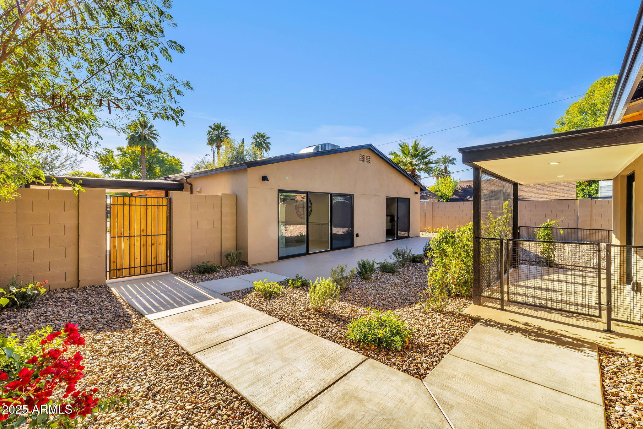 1540 East Cheery Lynn Road Phoenix, AZ 85014 - Photo 33 of 46 a view of a house with a patio